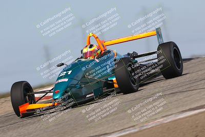 media/Oct-26-2025-CalClub SCCA (Sun) [[8ce1e69566]]/Group 3/Grapevine/